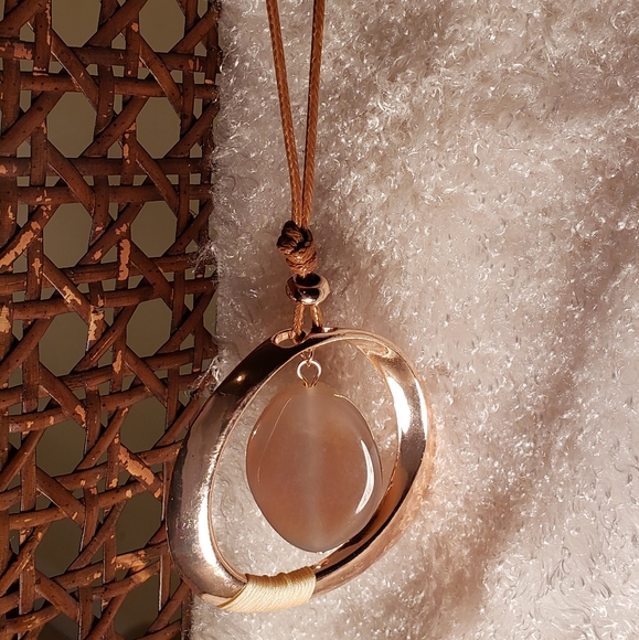 Agate Stone Statement Necklace - Picture 2 of 2